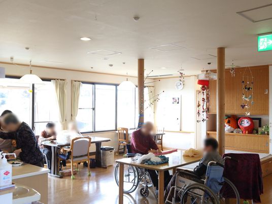 温かみのある共用ダイニング