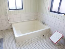 清潔な浴室設備
