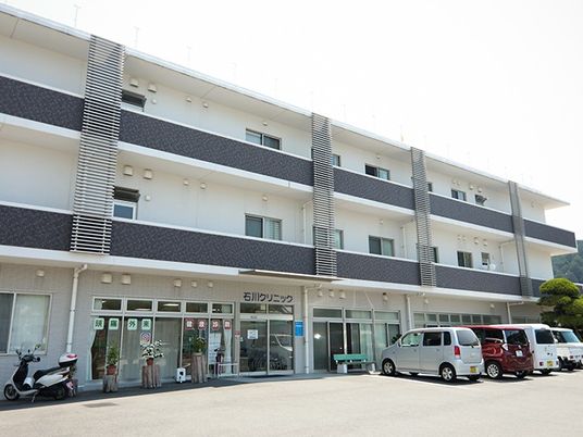 病院併設の外観  