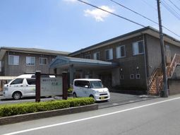 外観と施設の車