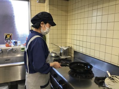 調理風景のスタッフイメージ