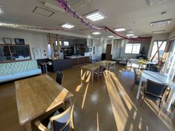 陽光が差し込むリビング