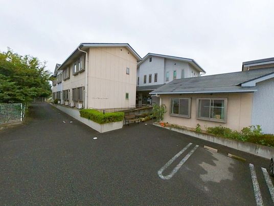 広々とした外観