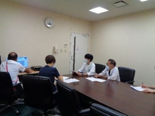 打ち合わせをする会議室  