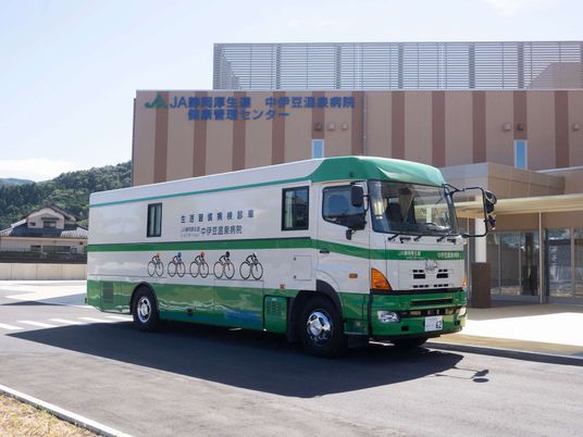 健康管理センター前のバス  