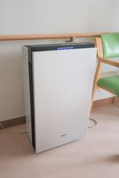 清潔な空気清浄機設置