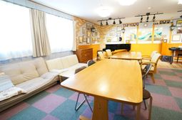 快適なラウンジの様子