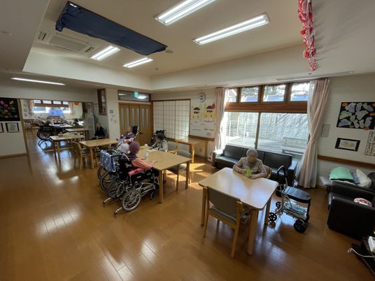 ゆったりとしたダイニングルーム