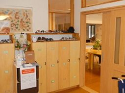 温かみのある玄関スペース