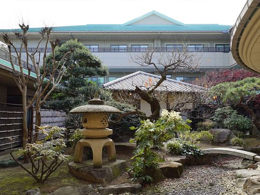 中庭の庭園  