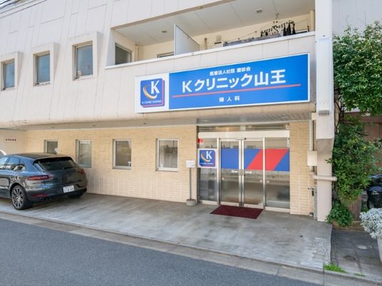 建物正面の出入口  