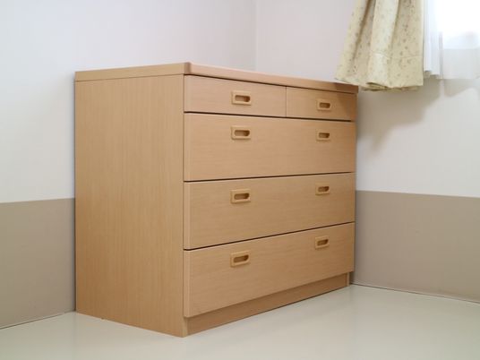 シンプルな木製収納家具
