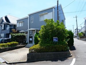 落ち着いた外観の住宅  