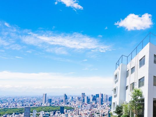 高層建物の外観  