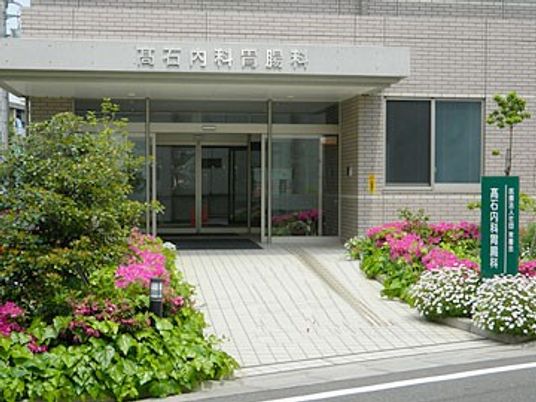 明るい玄関前  