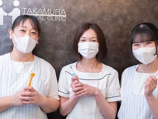 スタッフ3人の集合  