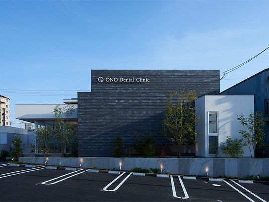 モダンな建物外観  