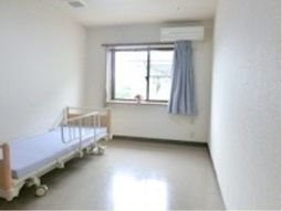 清潔な居室と窓