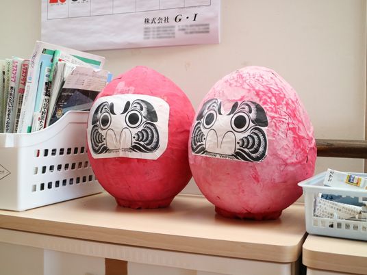 和風の装飾品二つ