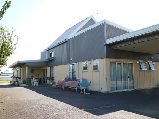 庭付きの居室の外観