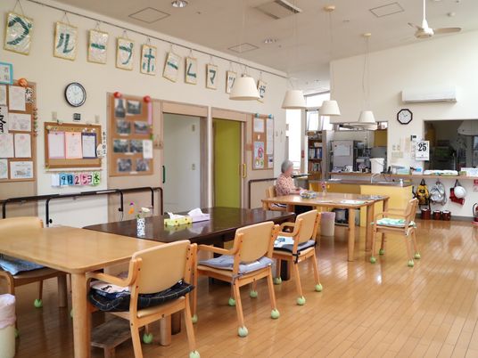居室内にある食堂の様子