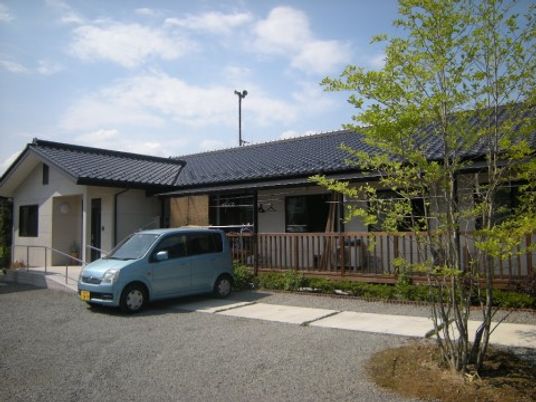 広々とした明るい外観