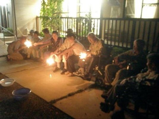 夜の花火イベント庭