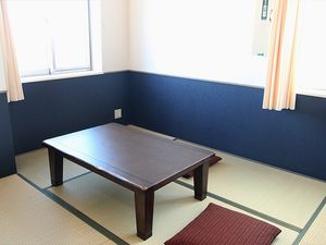 明るい和室の居室  
