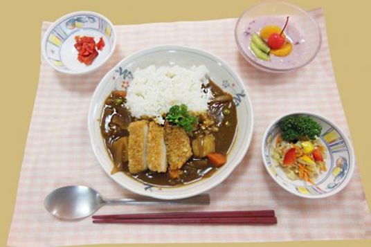 盛り付けられた料理