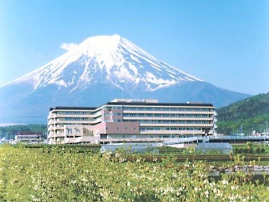 富士山を望む外観  