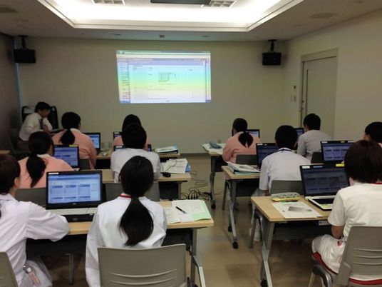 研修中の多目的室  