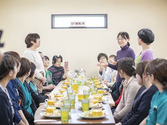 会話する食堂  