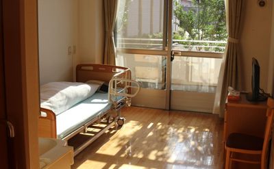 陽光が差し込む居室