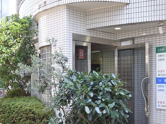 植栽のある入口  