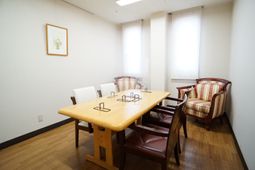 清潔なダイニングスペース