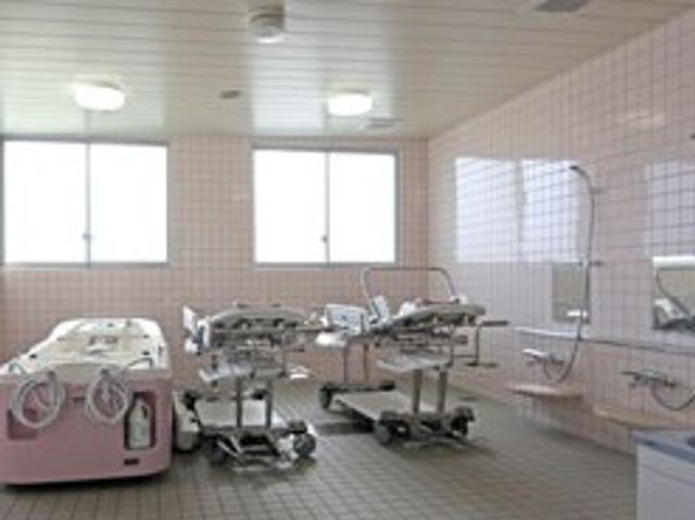 浴室設備のある室内  