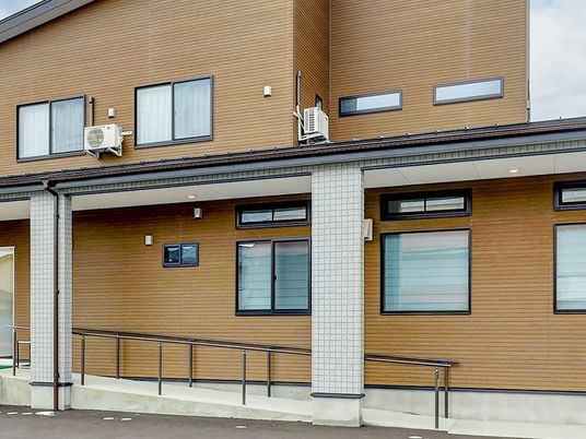 木目調の建物外観  