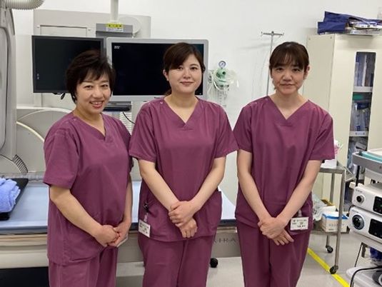 スタッフ3人の機能訓練室  