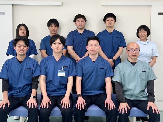 スタッフ集合の診療室  