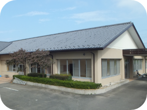 広々とした外観