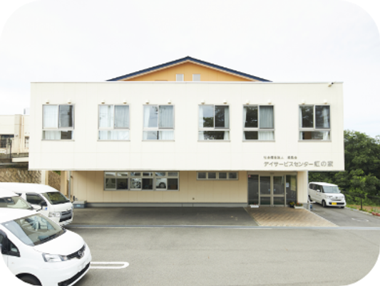 外観の施設建物  