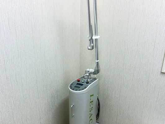 機器のある浴室  