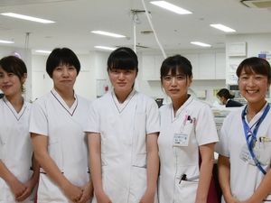 スタッフが並ぶスタッフイメージ  