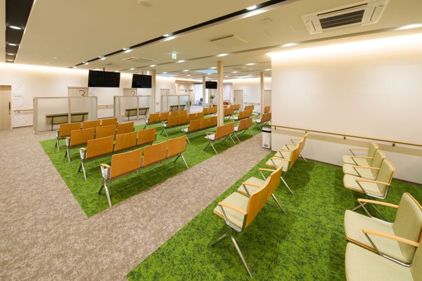 広々とした待合室