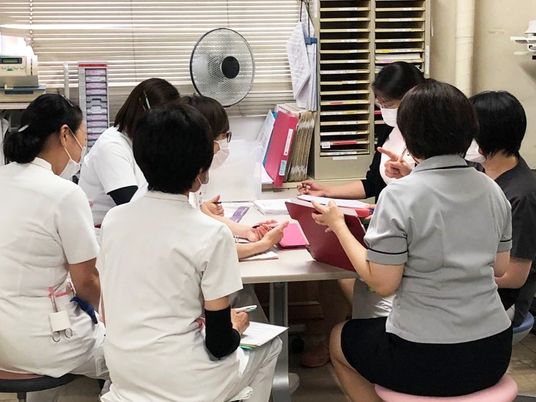 スタッフが集まる休憩室  