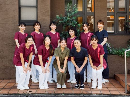 スタッフ集合の外観前  