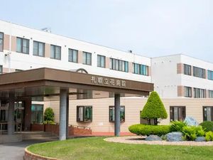 病院のような外観の建物  