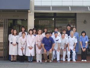 スタッフ集合の玄関前  