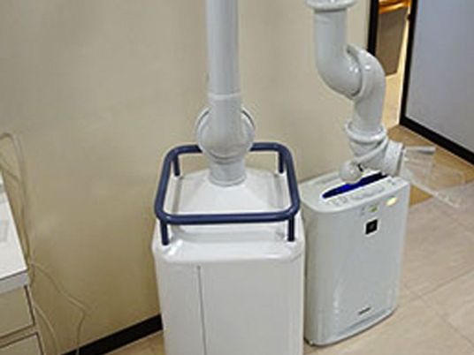 空気清浄機が置かれた廊下  
