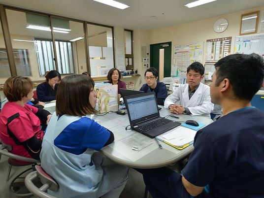 スタッフ会議の様子  